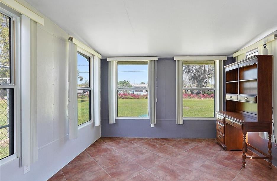 Eustis & Mount Dora, FL Homes For Sale A Pool, Golf Views, & Updates